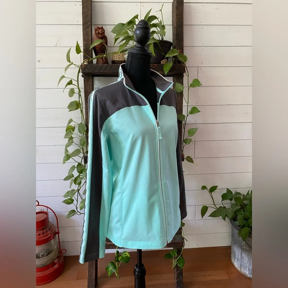 Made for Life: Sporty Mint Green and Gray Ski Jacket with Performance Material
